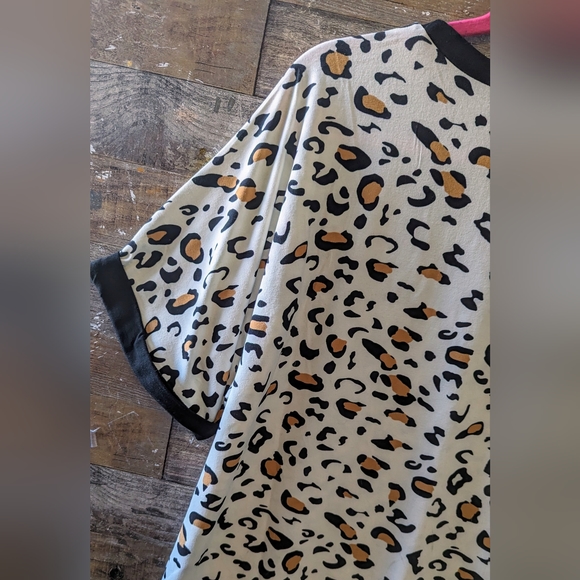 NWT Sunshine & Rodeo Cuffed Sleeve Bling & Leopard Color Block Tee - Picture 10 of 13